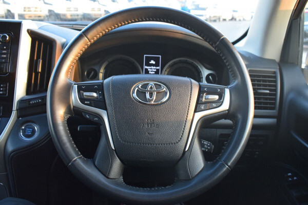 Toyota Land Cruiser 2021(full optioned v8 | right-hand-drive)