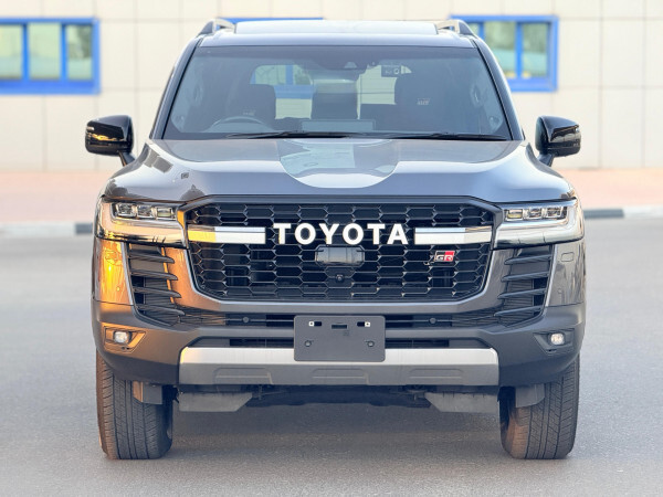 Toyota Land Cruiser 2023 gr sport full option | right-hand-drive |
