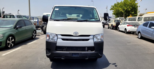 Toyota Hiace 2017 (right-hand-drive )