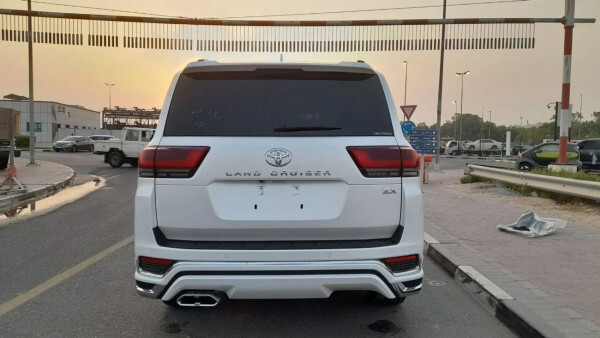 Toyota Land Cruiser 2024 brand new | right-hand-drive |