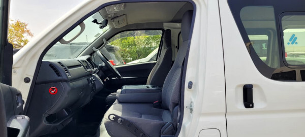 Toyota Hiace 2017 (right-hand-drive )