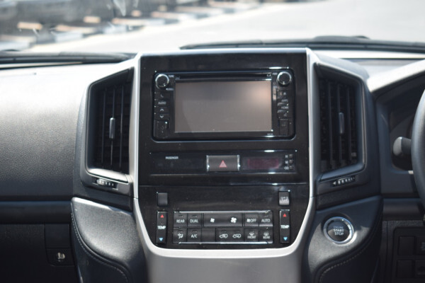 Toyota Land Cruiser 2018 (right-hand-drive )