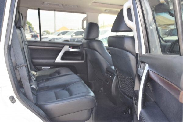 Toyota Land Cruiser 2017 (right-hand-drive)