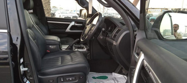 Toyota Land Cruiser 2017 (right-hand-drive )