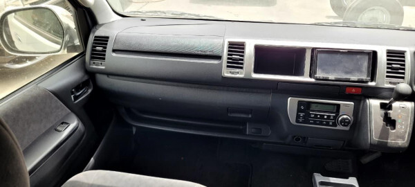 Toyota Hiace 2019 (right-hand-drive )