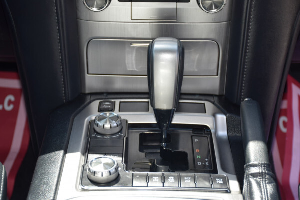 Toyota Land Cruiser 2017 (right-hand-drive)