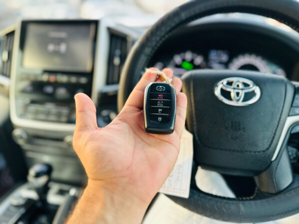 Toyota Land Cruiser 2018 (right-hand-drive)