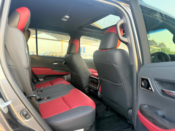 Toyota Land Cruiser 2023 gr sport full option | right-hand-drive |