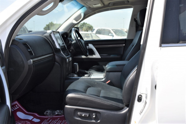 Toyota Land Cruiser 2017 (right-hand-drive)