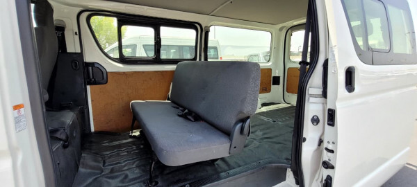 Toyota Hiace 2017 (right-hand-drive )