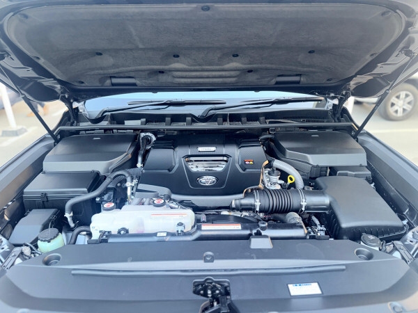 Toyota Land Cruiser 2023 gr sport full option | right-hand-drive |