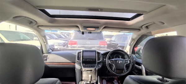 Toyota Land Cruiser 2017 (right-hand-drive)