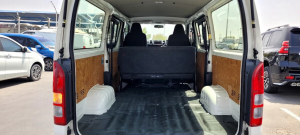 Toyota Hiace 2017 (right-hand-drive )