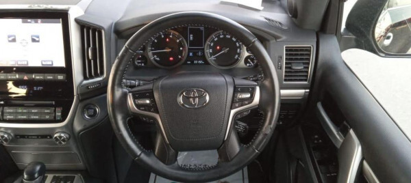 Toyota Land Cruiser 2017 (right-hand-drive )