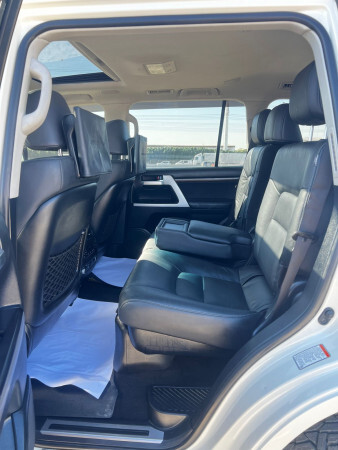 Toyota Land Cruiser 2021(right hand drive)