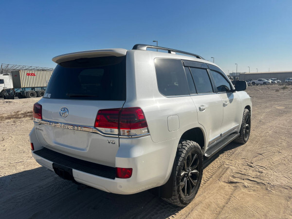 Toyota Land Cruiser 2021(right hand drive)