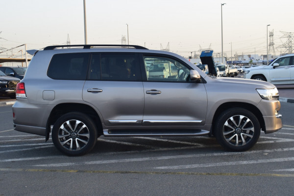Toyota Land Cruiser 2017 (right-hand-drive)