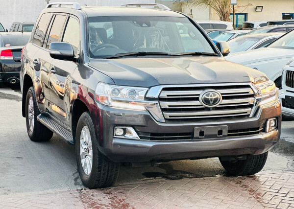 Toyota Land Cruiser 2018 (right-hand-drive)