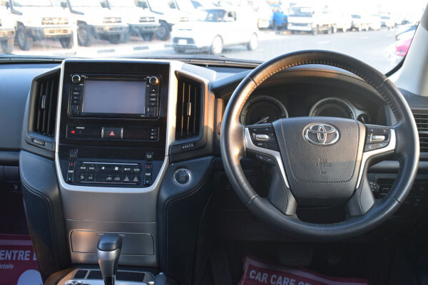 Toyota Land Cruiser 2021(full optioned v8 | right-hand-drive)