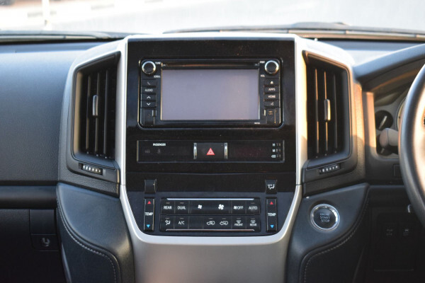 Toyota Land Cruiser 2021(full optioned v8 | right-hand-drive)