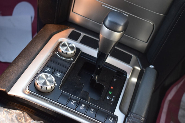 Toyota Land Cruiser 2021(full optioned v8 | right-hand-drive)