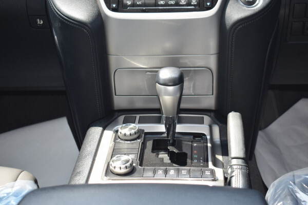 Toyota Land Cruiser 2018 (right-hand-drive )