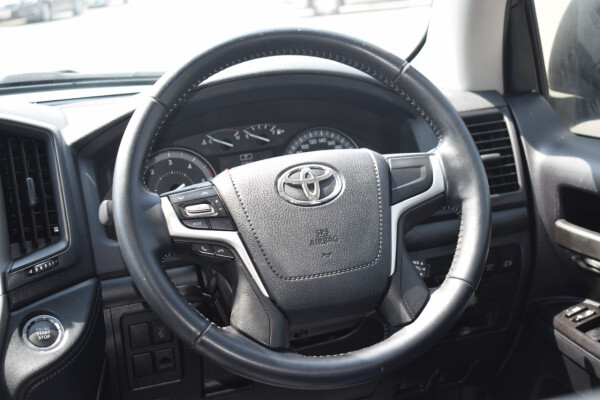Toyota Land Cruiser 2018 (right-hand-drive )