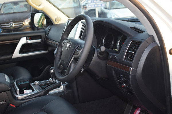 Toyota Land Cruiser 2019 ( Right Hand Drive )
