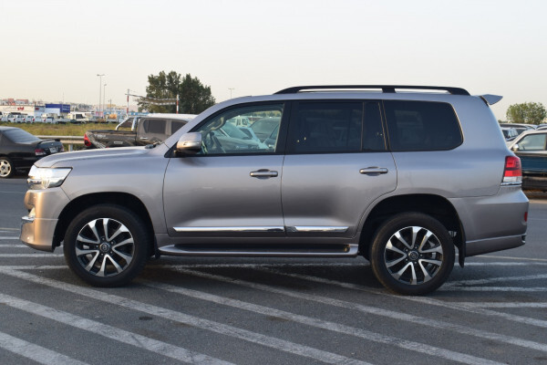 Toyota Land Cruiser 2017 (right-hand-drive)