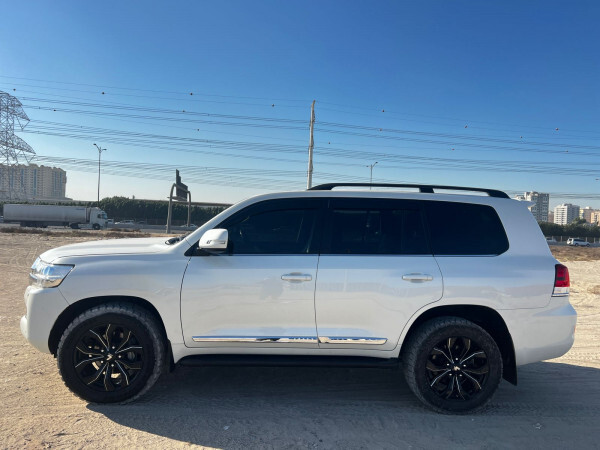 Toyota Land Cruiser 2021(right hand drive)