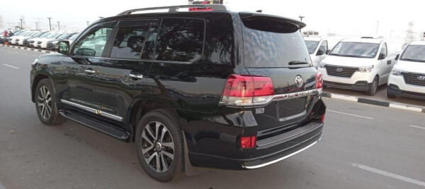 Toyota Land Cruiser 2017 (right-hand-drive )