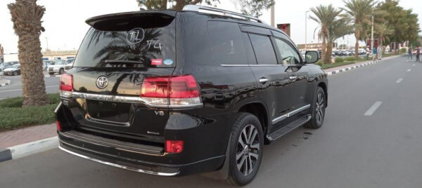 Toyota Land Cruiser 2017 (right-hand-drive )