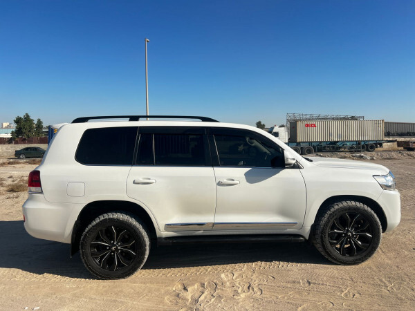 Toyota Land Cruiser 2021(right hand drive)