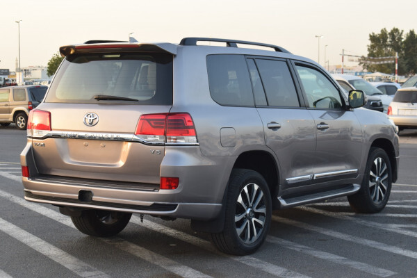 Toyota Land Cruiser 2017 (right-hand-drive)