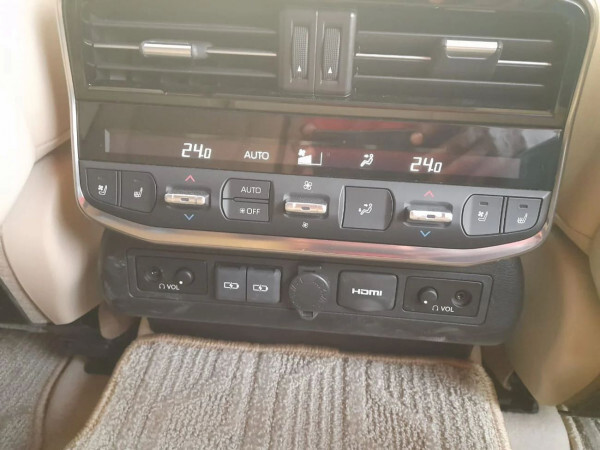 Toyota Land Cruiser 2024 brand new | right-hand-drive |