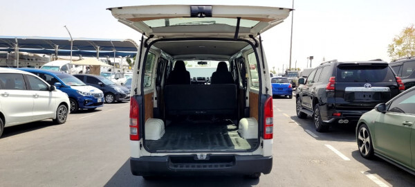 Toyota Hiace 2017 (right-hand-drive )