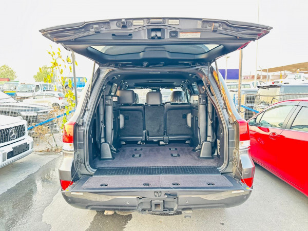 Toyota Land Cruiser 2018 (right-hand-drive)