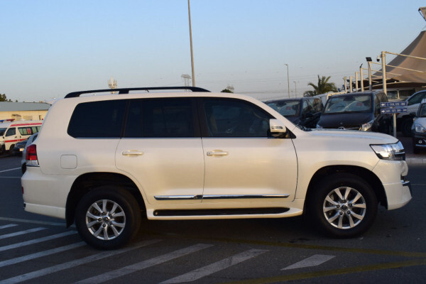 Toyota Land Cruiser 2019 ( Right Hand Drive )