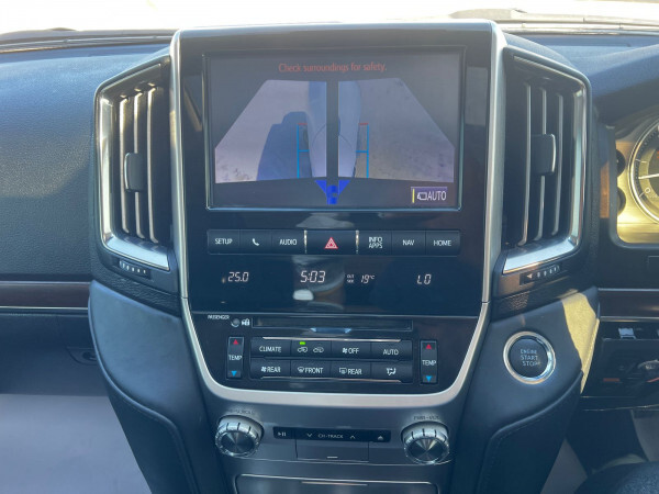 Toyota Land Cruiser 2021(right hand drive)