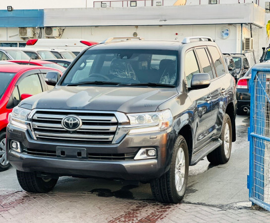 Toyota Land Cruiser 2018 (right-hand-drive)